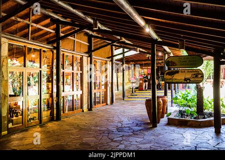 Sarova Mara Game Camp Safari Lodge In Kenia Maasai Mara National Game Reserve Park Narok County Kenia Ostafrikanische Landschaften Great Rift Valley Wild Bu Stockfoto