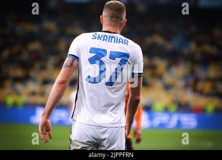 KIEW, UKRAINE - 28. SEPTEMBER 2021: UEFA Champions League Spiel Shakhtar Donetsk / Internazionale. Mailand Skriniar von Inter. NSC Olimpiyskyi Stadion in Kiew Stockfoto