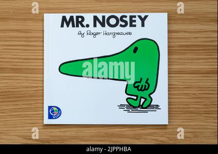 CHESTER, VEREINIGTES KÖNIGREICH - JULI 31. 2022: Mr nosey, Titelbild der Mr Men-Buchreihe Stockfoto