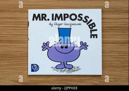 CHESTER, VEREINIGTES KÖNIGREICH - JULI 31. 2022: Mr Impossible, Titelbild der Mr Men-Buchreihe Stockfoto