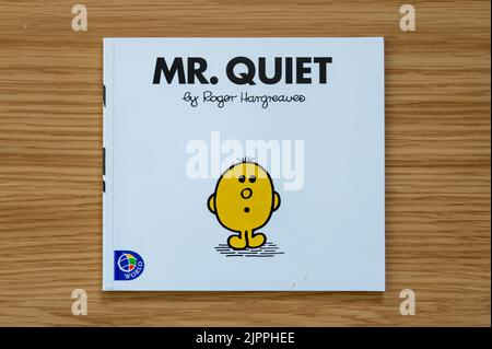 CHESTER, VEREINIGTES KÖNIGREICH - JULI 31. 2022: Mr Quiet, Titelbild der Mr Men-Buchreihe Stockfoto