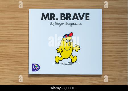 CHESTER, VEREINIGTES KÖNIGREICH - JULI 31. 2022: Mr Brave, Titelbild der Mr Men-Buchreihe Stockfoto