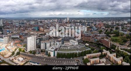 Luftpanorama von Leeds City Dock und Roberts Wharf Gegend Stockfoto