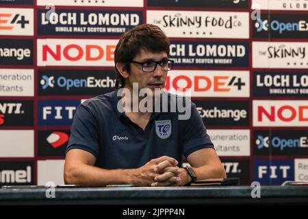 Wigan, Großbritannien. 19. August 2022. *** Toulouse Cheftrainer Sylvain Houles während des Super League-Spiels zwischen Wigan und Toulouse im DW Stadium, Wigan, England am 19. August 2022. Foto von Simon Hall. Nur zur redaktionellen Verwendung, Lizenz für kommerzielle Nutzung erforderlich. Keine Verwendung bei Wetten, Spielen oder Veröffentlichungen einzelner Clubs/Vereine/Spieler. Kredit: UK Sports Pics Ltd/Alamy Live Nachrichten Stockfoto