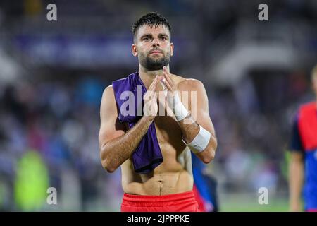 Florenz, Italien. 18. August 2022. Robin Propper des FC Twente begrüßt seine Fans während des Play-Off-Spiels der UEFA Conference League zwischen ACF Fiorentina und FC Twente am 18. August 2022 im Stadio Artemio Franchi, Florenz, Italien. Kredit: Giuseppe Maffia/Alamy Live Nachrichten Stockfoto