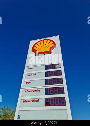 Kiel, Germany - 20. August 2022: Shell brand petrol station price list Stockfoto