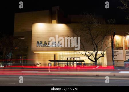 Die Hauptfassade des MALBA-Museums für lateinamerikanische Kunst, Palermo, Buenos Aires, Argentinien. Stockfoto