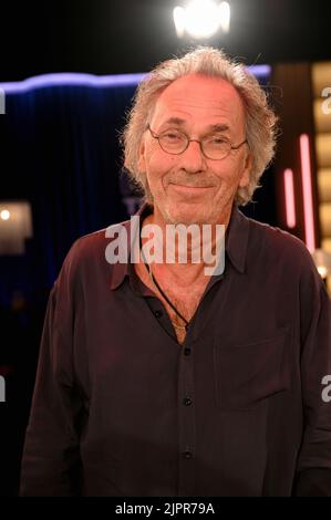 Köln, Deutschland. 19. August 2022. Moderator Hugo Egon Balder zu Gast bei der WDR-Talkshow „Kölner Treff“. Quelle: Horst Galuschka/dpa/Horst Galuschka dpa/Alamy Live News Stockfoto