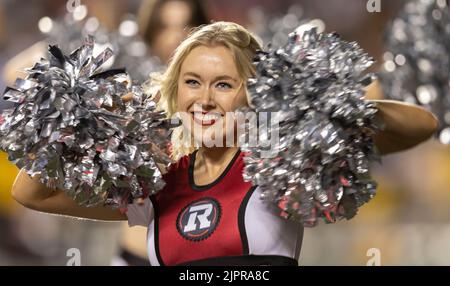 Ottawa, Kanada. 19. August 2022. Cheerleader in der Edmonton Elks in Ottawa Redblacks regulären Saison Canadian Football (CFL) Spiel im TD Place Stadium in Ottawa gespielt. Quelle: Sean Burges/Alamy Live News Stockfoto