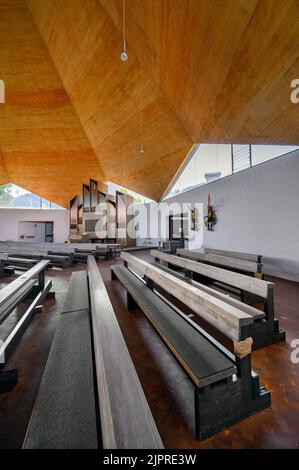 Interieur mit Orgel, Kirche St. Georg und Maurice in Seifriedsberg, Allgäu, Bayern, Deutschland Stockfoto