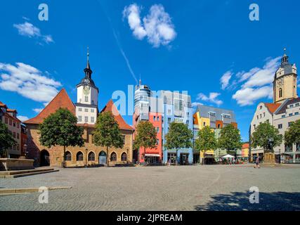 Historisches Rathaus, Jentower im Hintergrund, Markt, Jena, Thüringen, Deutschland Stockfoto