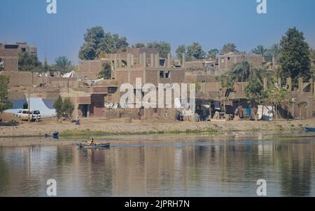 Einfache Häuser, Edfu, Nil, Ägypten Stockfoto