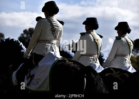 Bogota, Kolumbien. 19. August 2022. Kolumbianische Polizeikadetten während der Vereidigung des neuen nationalen Polizeidirektors Kolumbiens - General Henry Sanabria als neuer Chef durch Mandat des kolumbianischen Präsidenten Gustavo Petro, in Bogota, Kolumbien, 19. August 2022. Foto: Cristian Bayona/Long Visual Press Kredit: Long Visual Press/Alamy Live News Stockfoto