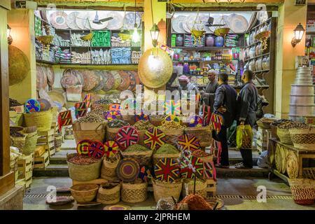 Datteln und Gewürze, Alter Souk, Markt, Assuan, Ägypten Stockfoto