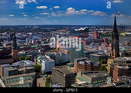 Stadtansicht von oben mit der Elbe-Philharmonie, Hamburg, Deutschland Stockfoto