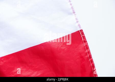 Polen Flagge auf weißem Hintergrund Nahaufnahme Stockfoto