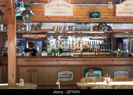 Kneipeninterieur in Ungarn, Badacsonytomaj Stockfoto