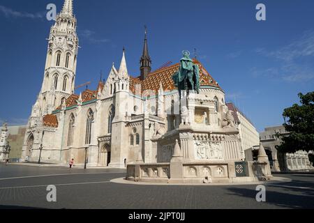 Budapest, Ungarn, 5. Juli 2022. Blick auf den Hauptplatz der Fischerbastei während des klaren Sommertages. Stockfoto