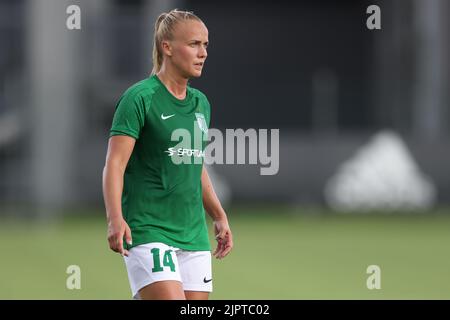 Turin, Italien, 18.. August 2022. Kethy Ounpuu vom Tallinna FC Flora schaut während des UEFA Womens Champions League-Spiels im Juventus Training Center, Turin, auf. Bildnachweis sollte lauten: Jonathan Moscrop / Sportimage Kredit: Sportimage/Alamy Live News Stockfoto