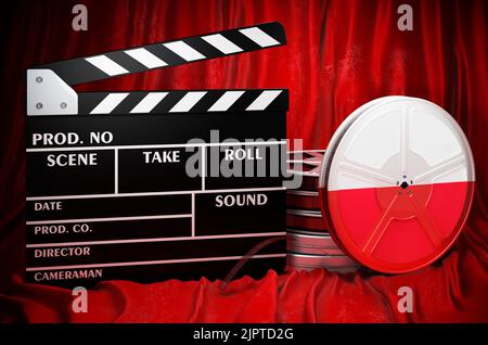 Polnische Kinematographie, Filmindustrie, Kino in Polen, Konzept. Spanplatte mit und Filmrollen auf dem roten Stoff, 3D Rendering Stockfoto