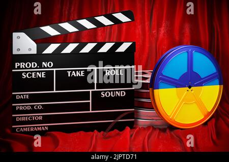 Ukrainische Kinematographie, Filmindustrie, Kino in der Ukraine, Konzept. Spanplatte mit und Filmrollen auf dem roten Stoff, 3D Rendering Stockfoto