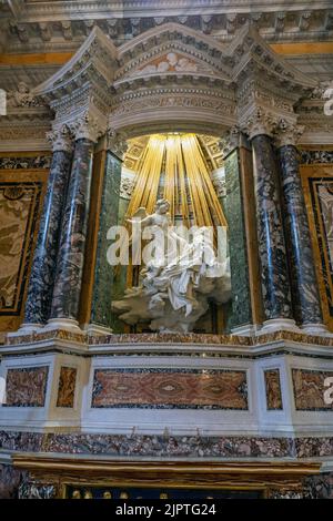 Bernini, Ekstase der heiligen Teresa in der Kirche Santa Maria della Vittoria, Rom, Stockfoto