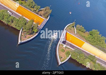 Luftaufnahme vom Aquadukt in Harderwijk am Veluwemeer in den Niederlanden Stockfoto