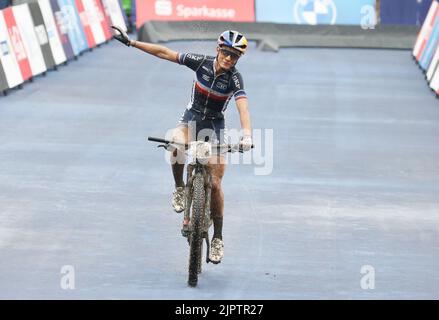 Pauline Ferrand Prevot von Frankreich Silbermedaille beim Mountainbike, Frauen-Crosslauf bei den Europameisterschaften München 2022 am 20. August 2022 in München, Deutschland - Foto: Laurent Lairys/DPPI/LiveMedia Stockfoto