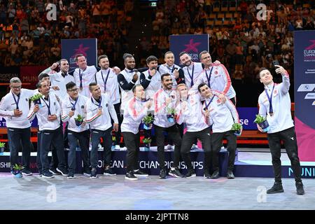 Olympiahalle, München, 20. August 2022, Mannschaftsfinale: Goldmedaille Großbritannien Silbermedaille: Italien Bronzemedaille: Türkei während der Europäischen Turn-Europameisterschaften - Finale der Senior Men’s Team - Gymnastik Stockfoto