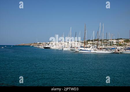 Blick auf die Stadt und die Freiheitsvillen von santa maria di Leuca, Region Apulien, Italien Stockfoto