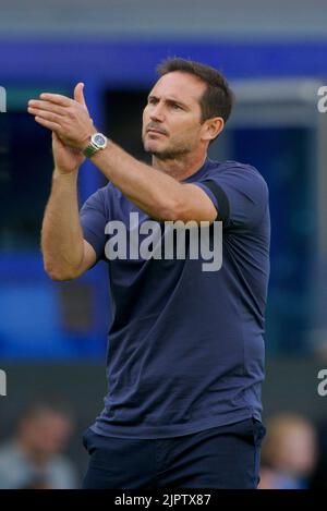 Everton-Manager Frank Lampard applaudiert den Fans nach dem Premier-League-Spiel im Goodison Park, Liverpool. Bilddatum: Samstag, 20. August 2022. Stockfoto
