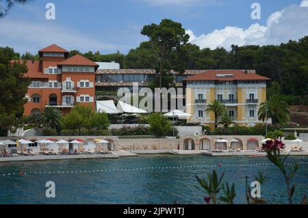 Villen und Hotels in Cikat Bay, Mali Losinj, Kroatien Stockfoto