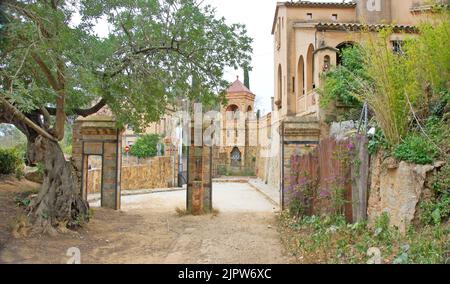 Rundkurs des Kinderfahrzuges im Parc de la Oreneta in Barcelona, Katalonien, Spanien, Europa Stockfoto