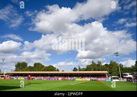 Das zweite Spiel der EFL League zwischen Crawley Town und AFC Wimbledon im Broadfield Stadium , Crawley , Großbritannien - 20.. August 2022 nur zur redaktionellen Verwendung. Keine Verkaufsförderung. Für Football-Bilder gelten Einschränkungen für FA und Premier League. Keine Nutzung des Internets/Handys ohne FAPL-Lizenz - für Details wenden Sie sich an Football Dataco Stockfoto