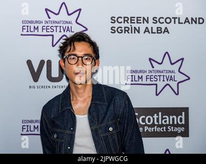 Edinburgh, Schottland, Großbritannien, 17.. August 2022. Die europäische Filmpremiere von After Yang beim Edinburgh International Film Festival im Vue Omni Kino Red Carpet Event mit dem Schauspieler Justin H. Min. Kredit: Sally Anderson/Alamy Live Nachrichten Stockfoto