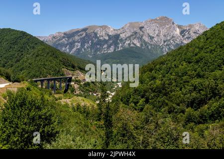 Direktreise. Urlaubsreisen Bosna nad hercegovina im Sommer 2022 Stockfoto