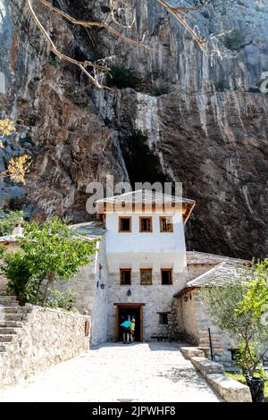 Halten Sie in der Stadt Blagaj Bosna und Herzegowina Stockfoto