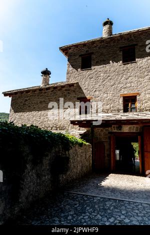 Halten Sie in der Stadt Blagaj Bosna und Herzegowina Stockfoto