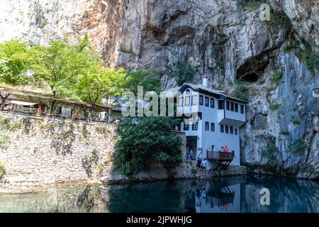 Halten Sie in der Stadt Blagaj Bosna und Herzegowina Stockfoto