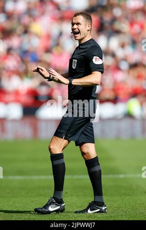 Sheffield, Großbritannien. 20. August 2022. Schiedsrichter Leigh Doughty in Sheffield, Vereinigtes Königreich am 8/20/2022. (Foto von Ben Early/News Images/Sipa USA) Quelle: SIPA USA/Alamy Live News Stockfoto