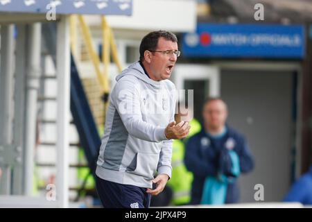 Greenock, Schottland, Großbritannien. 20.. August 2022; Cappielow Park, Greenock, Schottland: Scottish League Championship Football, Greenock Morton gegen Dundee ; Dundee-Manager Gary Bowyer drängt sein Team auf Kredit: Action Plus Sports Images/Alamy Live News Stockfoto