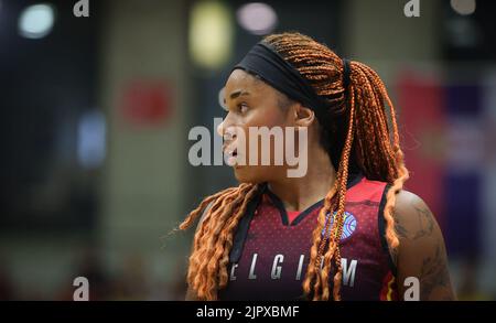 Die belgische Maxuella Lisowa Mbaka, aufgenommen während eines freundlichen Basketballspiels zwischen der belgischen Nationalmannschaft der Belgischen Katzen und Serbien, am Samstag, 20. August 2022 in Leuven. BELGA FOTO VIRGINIE LEFOUR Stockfoto