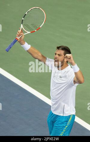 Mason, Ohio, USA. 19. August 2022. Cameron Norrie feiert den Sieg über Carlos Alvarez während des Tennisturniers der Western und Southern Open. (Bild: © Wally Nell/ZUMA Press Wire) Stockfoto