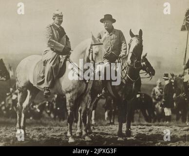 Theodore Roosevelt Reiten auf dem Pferd mit Kaiser Wilhelm II. Stockfoto