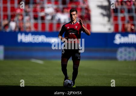 PAMPLONA, SPANIEN - 20. AUGUST: Lucas Torro von CA Osasuna im Einsatz beim Spiel der La Liga Santander zwischen CA Osasuna und Cadiz CF am 20. August 2022 in El Sadar in Bilbao, Spanien. Quelle: Ricardo Larreina/AFLO/Alamy Live News Stockfoto