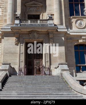 Der Eingang des Naturhistorischen Museums befindet sich in der Grande Galerie de l'Evolution im Jardin des Plantes, dem riesigen botanischen Garten im Cit Stockfoto