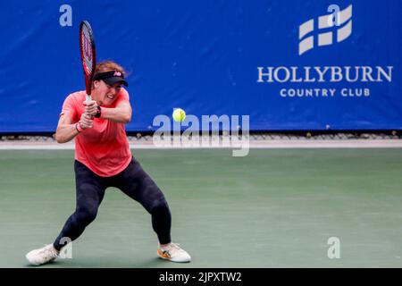 19/08/2022 - VANCOUVER, BC - AUGUST 18 : Viertelfinale . Emma Navarro (USA) blau def Madison Brengle (USA) rot während des siebten Tages von 2022 Odlum Brown VanOpen im Hollyburn Country Club am 19. August 2022 in West Vancouver, British Columbia, Kanada. (Foto von Clelio Tomaz/Pximages Stockfoto