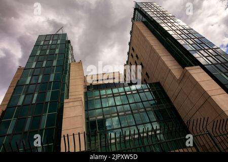 SIS-Gebäude (MI6); Hauptquartier des Geheimdienstes, der britischen Nachrichtenagentur; 85 Albert Embankment, Vauxhall Cross, London Stockfoto