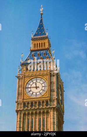 Detail des kunstvollen Uhrenturms von Big Ben, London, England, Großbritannien Stockfoto