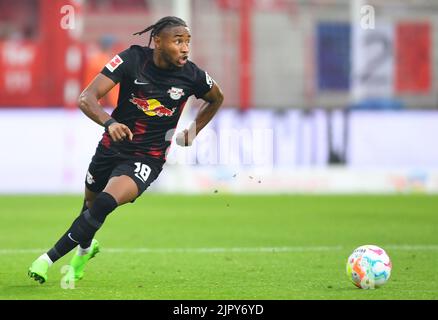 Berlin, Deutschland. 20. August 2022. Christopher Nkunku aus Leipzig tritt beim Bundesliga-Fußballspiel der ersten Liga zwischen dem FC Union Berlin und RB Leipzig am 20. August 2022 in Berlin an. Quelle: Ren Pengfei/Xinhua/Alamy Live News Stockfoto